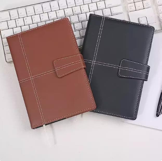 ノートカバー 本革調ステッチデザイン留め具付き A5サイズ