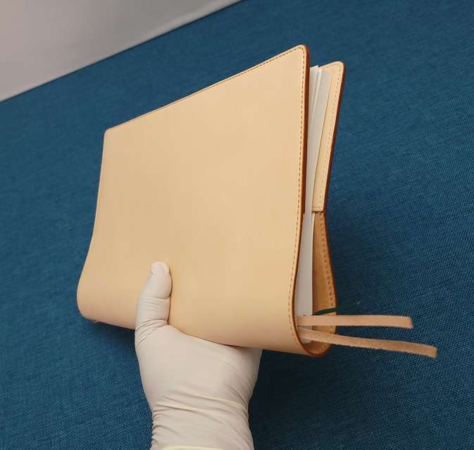 上質革製 シンプル文具ノートカバー
