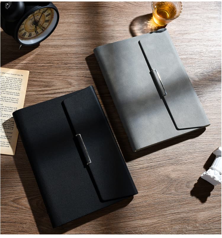 ノートカバー 上質シンプル留め具付きノートカバー